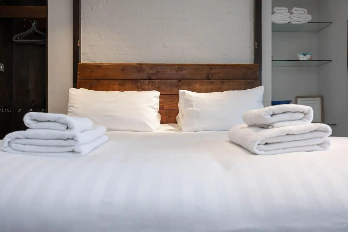 Host & Stay - Grafton Copper contacts